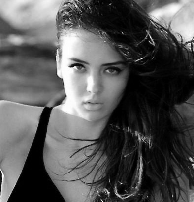 Female model photo shoot of Isabella Perez