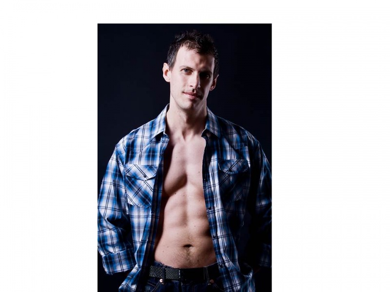 Male model photo shoot of Aliante Youngdino