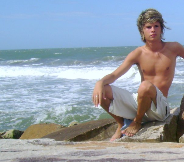 Male model photo shoot of nicoAR1990 in beach