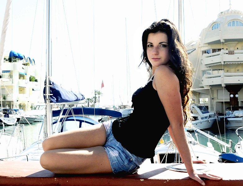 Female model photo shoot of Maria Nelha