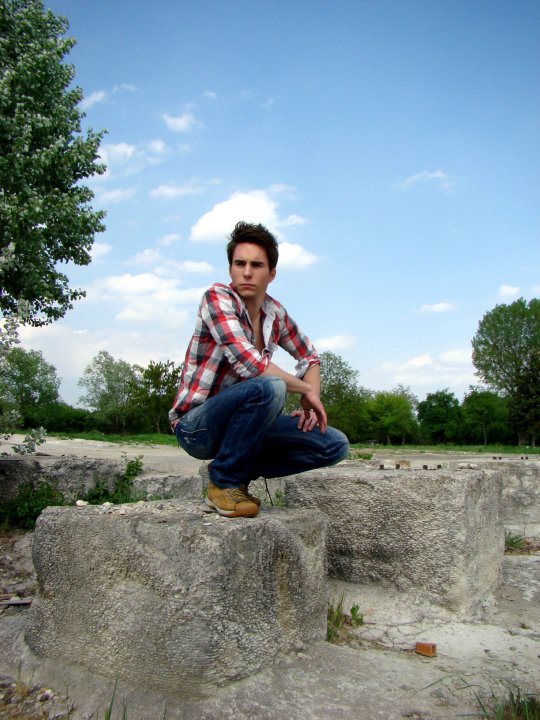 Male model photo shoot of Tomislav Hudika