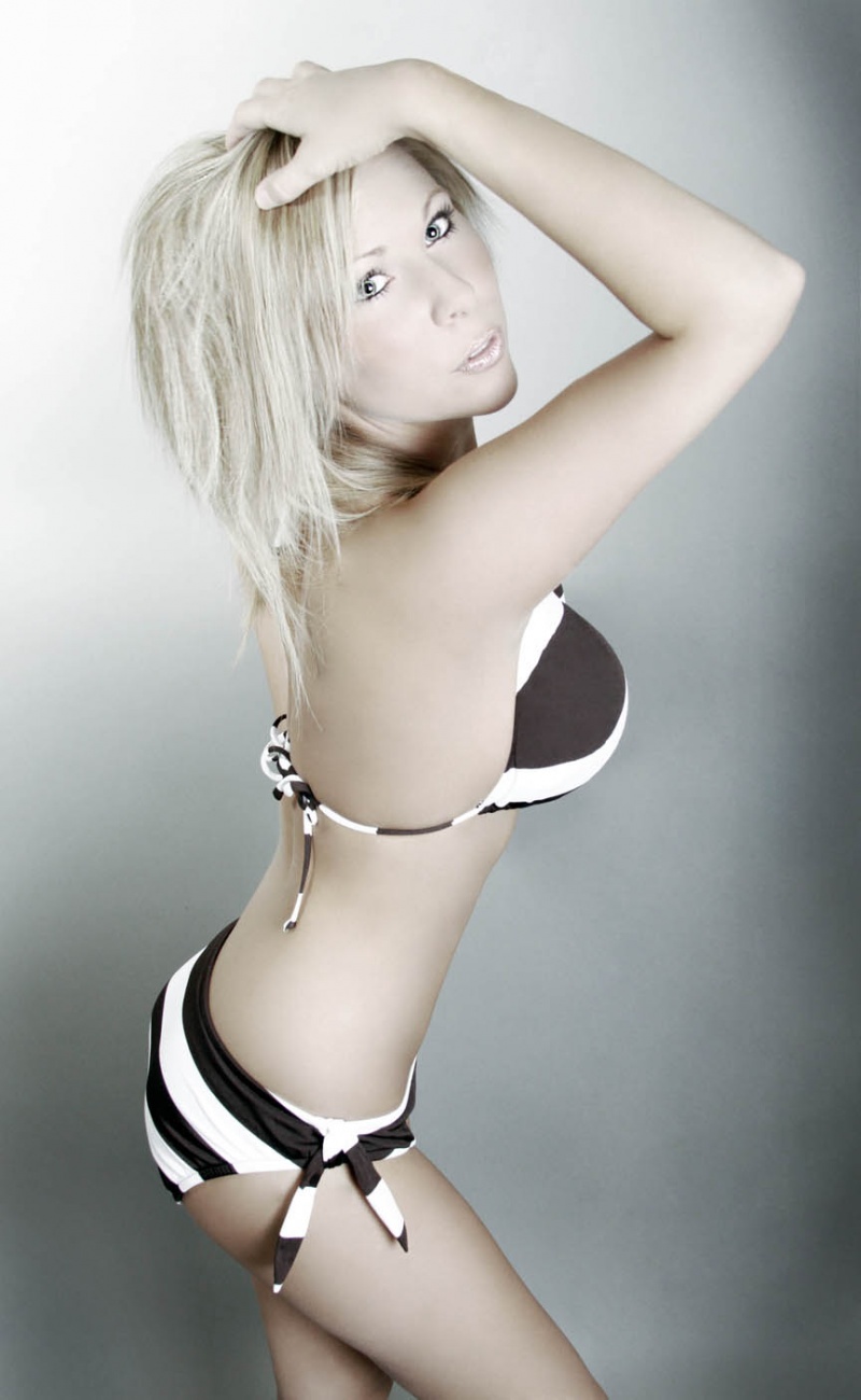 Female model photo shoot of Imagine Photography NR in Corona studio