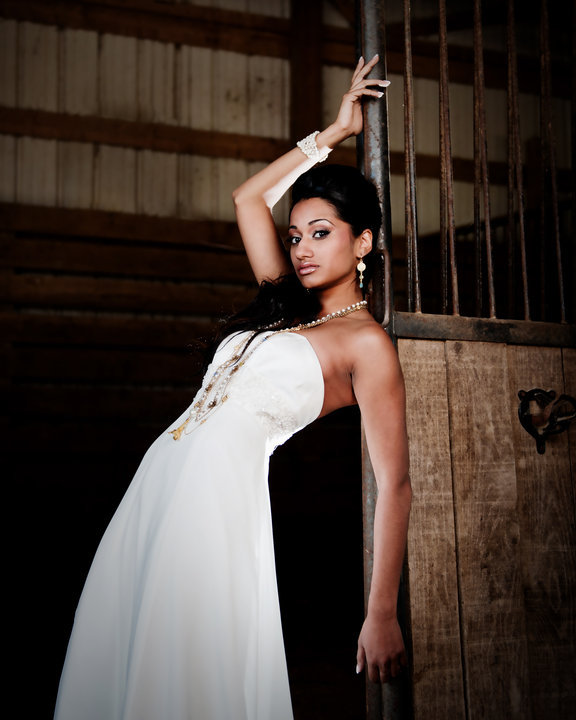 Female model photo shoot of Nisha Abraham