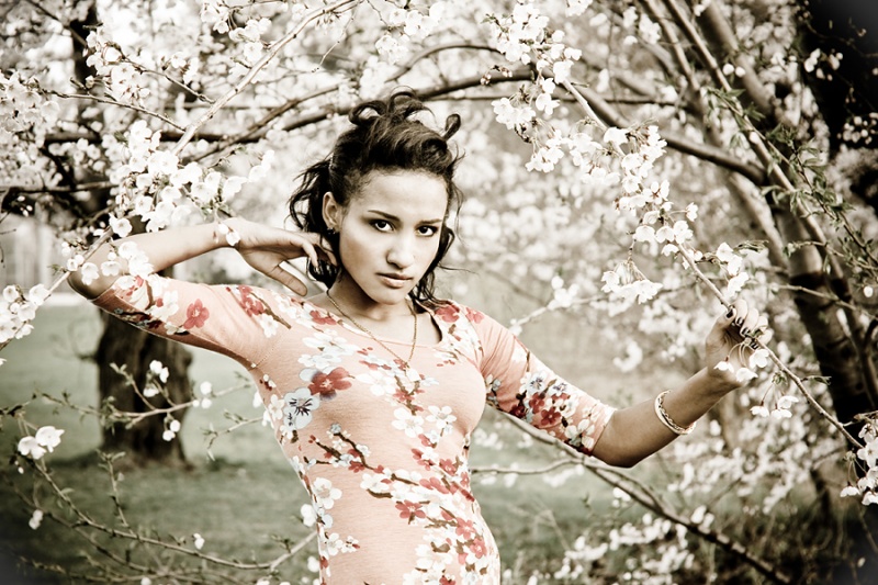 Female model photo shoot of Alisa Zaytseva Photo in Toronto