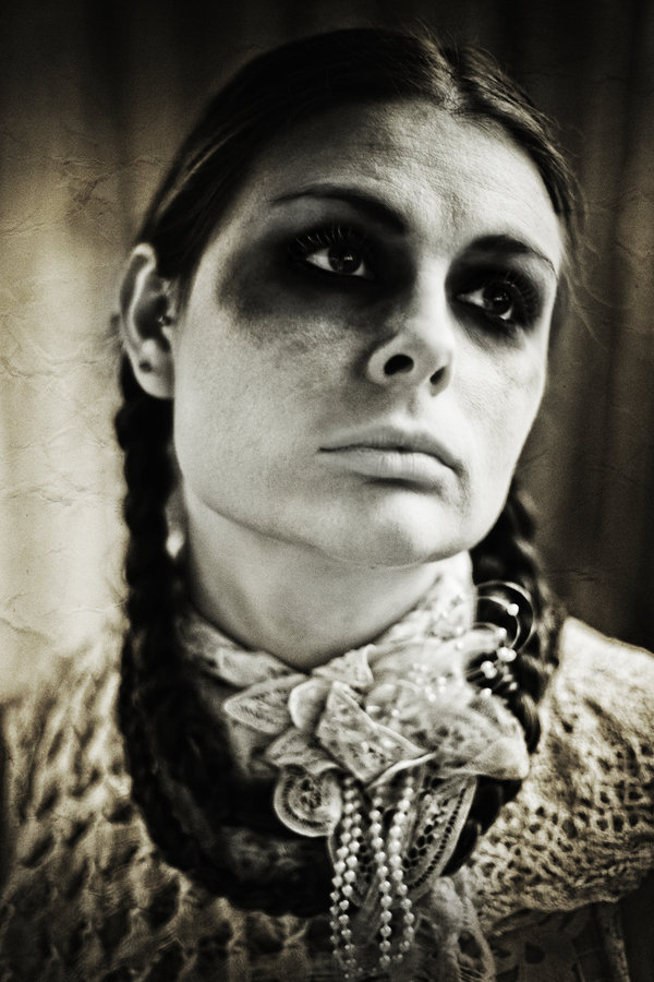 Female model photo shoot of Pixie_Dust by Serpentinekiss