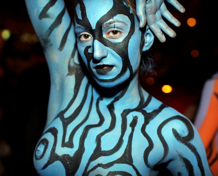 Female model photo shoot of Cake Knife in NYC, body painted by Andy Golub