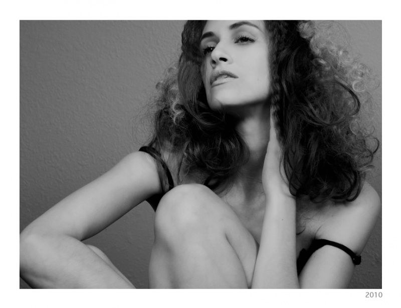 Female model photo shoot of Billie Muah