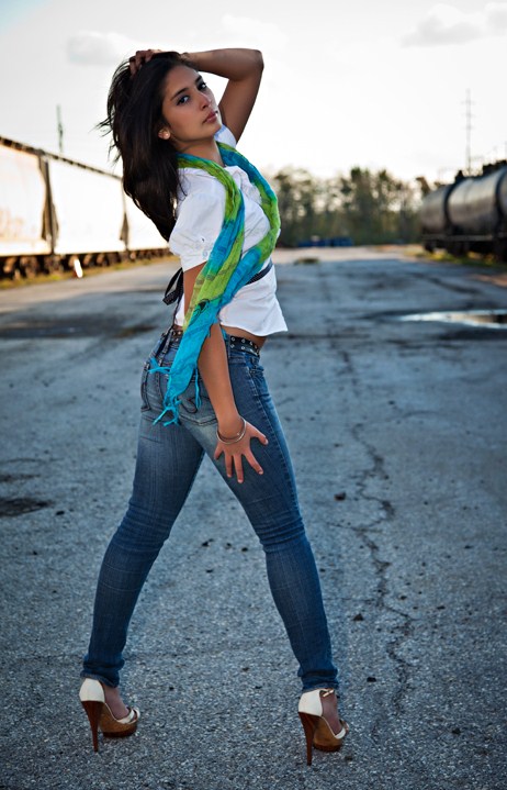 Female model photo shoot of Romina Isabel by Red Sweatshirt Photo