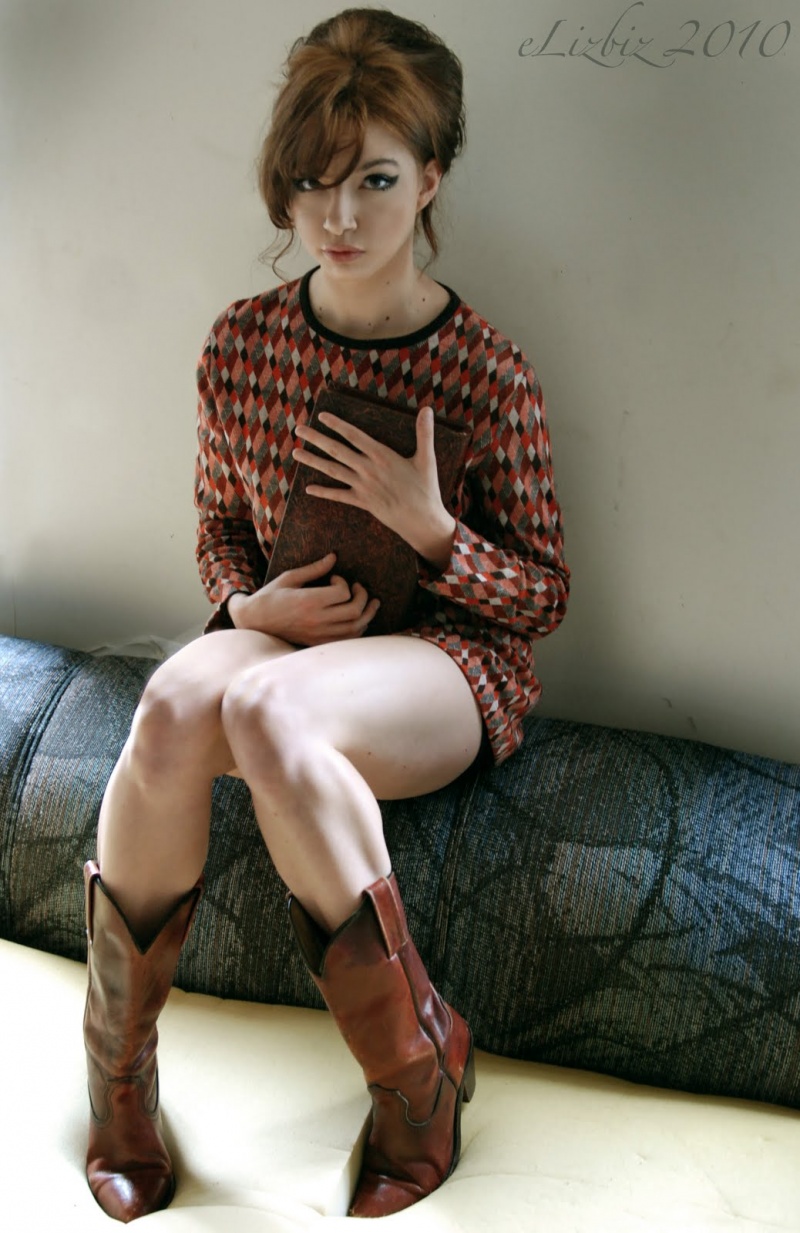 Female model photo shoot of Aubrey Loftus