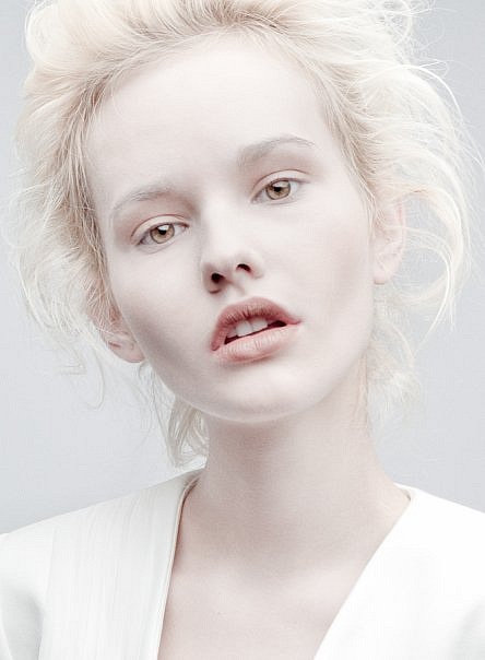 Female model photo shoot of Natalia Oginskaya