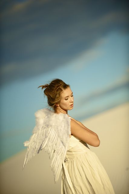 Female model photo shoot of Tiny Victory in White Sands, NM