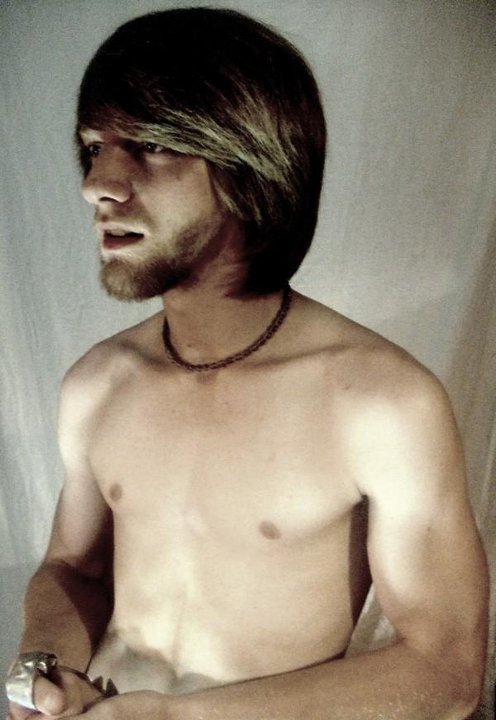 Male model photo shoot of Dominic Rulz