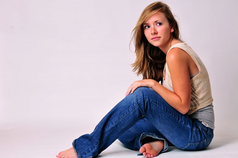 Female model photo shoot of Chelsey Hanna