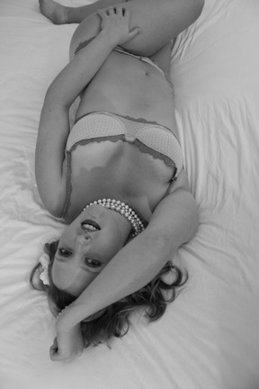 Female model photo shoot of Vanessa Davis
