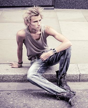 Male model photo shoot of Ross Clarke