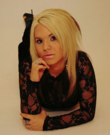 Female model photo shoot of Chrissy Lacy