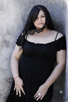 Female model photo shoot of Aarthi Muthayan