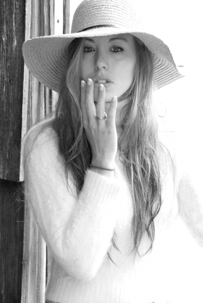 Female model photo shoot of Alexandra de Anda in Fairfield, ID