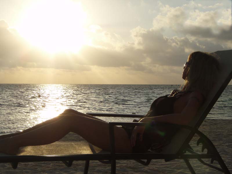 Female model photo shoot of Paulaakaspring in Cancun