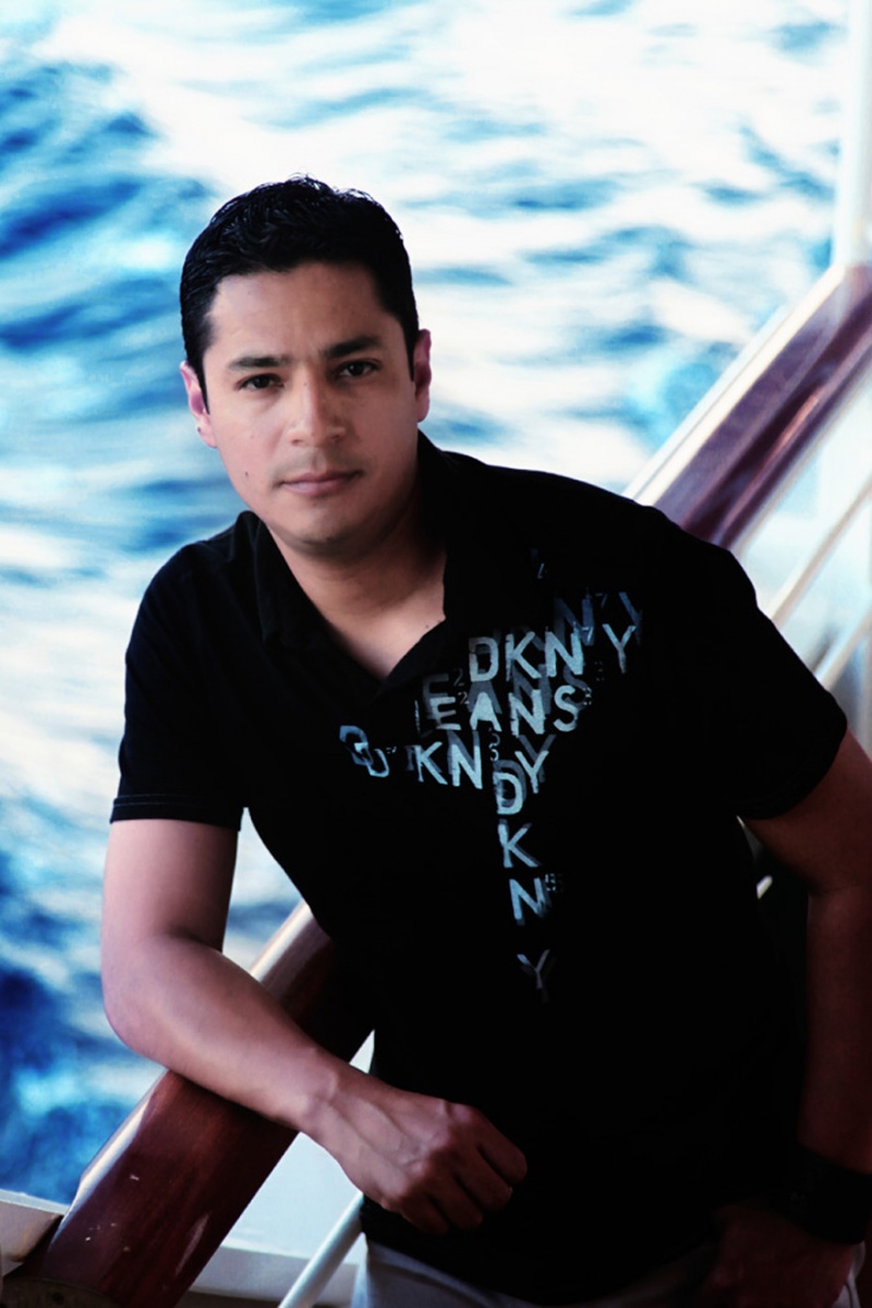 Male model photo shoot of Eric Sierra in Caribbean Sea