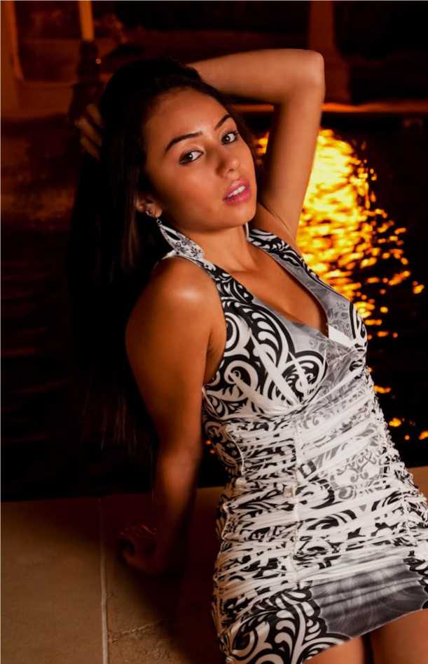 Female model photo shoot of Yanira_Parada