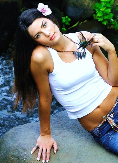 Female model photo shoot of Megan Lalor