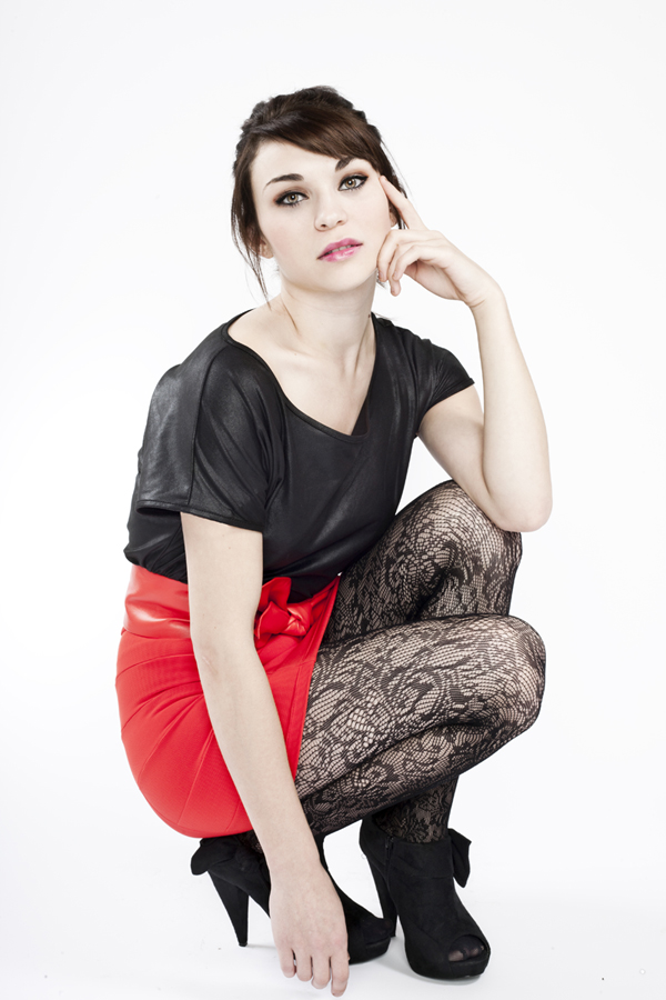Female model photo shoot of Leslie Surek in Studio