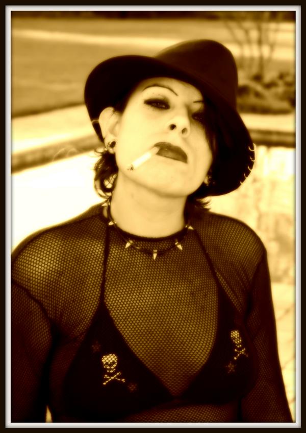 Female model photo shoot of Countess Of Chaos
