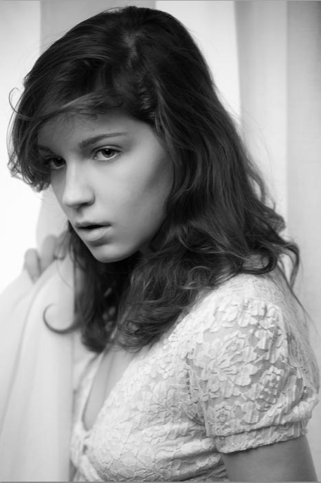 Female model photo shoot of Jaz Ayling by Jan - leicanude - leicaportrait in Berne Studio