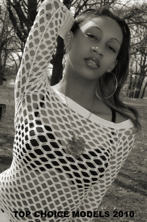 Female model photo shoot of Suandra in A Park