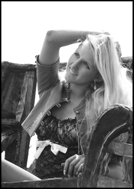 Female model photo shoot of Sarah Fraser
