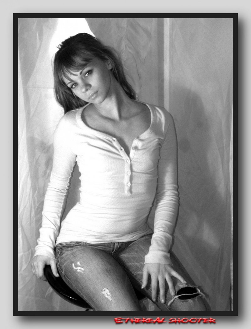 Female model photo shoot of Estrellas by Ethereal Shooter in Albany ,Ny