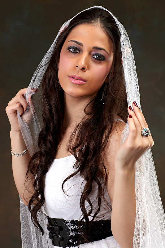 Female model photo shoot of ghazale