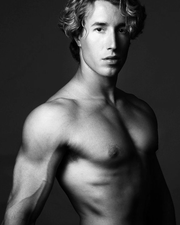 Male model photo shoot of Aaron Stuart