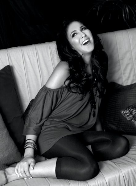 Female model photo shoot of Ronnie Ma