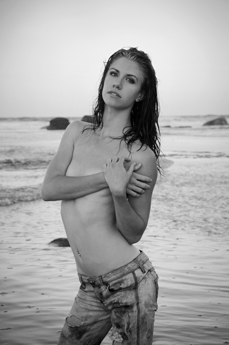 Female model photo shoot of Jessica Leigh Baynes