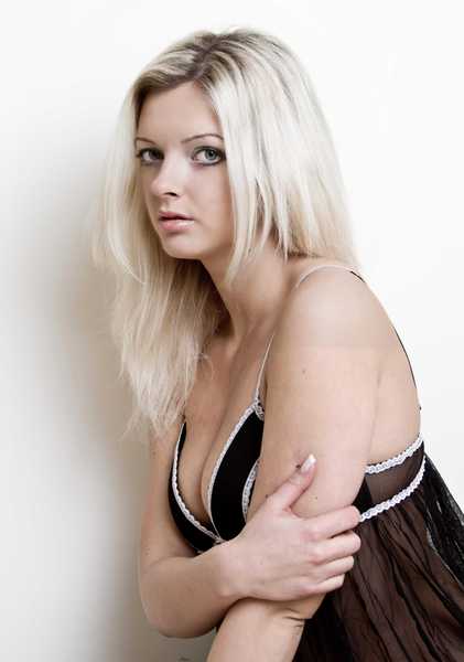 Female model photo shoot of Adriana W