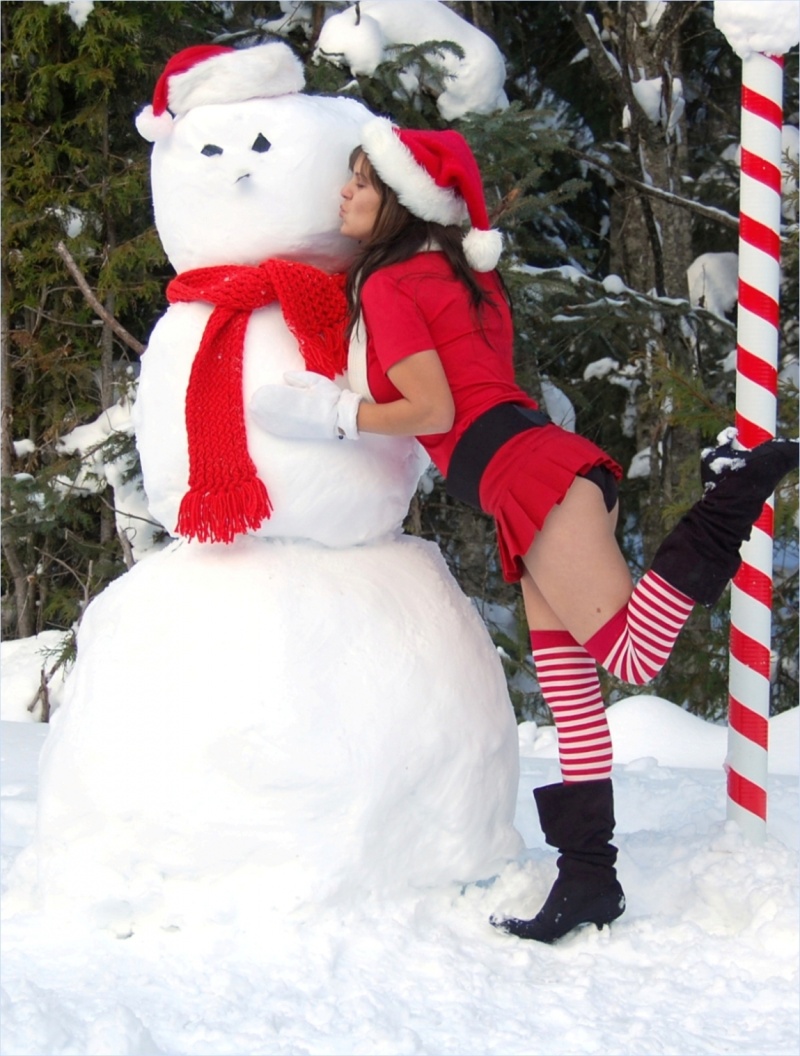 Female and Male model photo shoot of E5PERANZA and Santa Claus