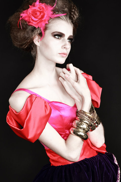 Female model photo shoot of Sanlia Make Up