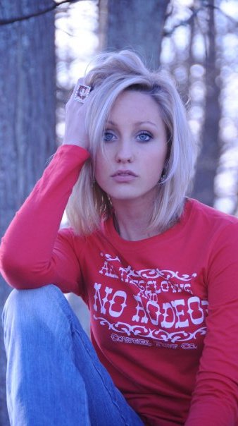 Female model photo shoot of Brooke Dale Snow