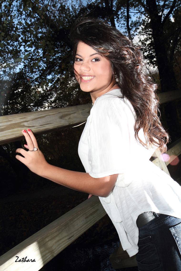 Female model photo shoot of Queren Rios
