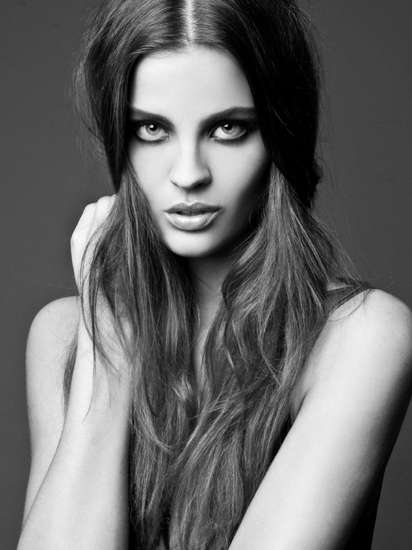 Female model photo shoot of Miriam Behar