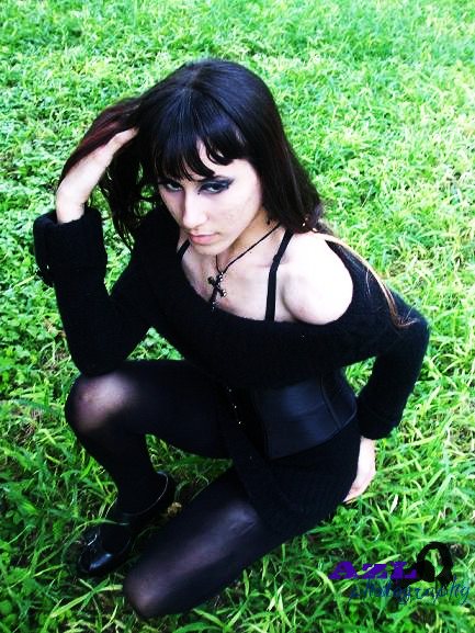Female model photo shoot of Wendy-Darling