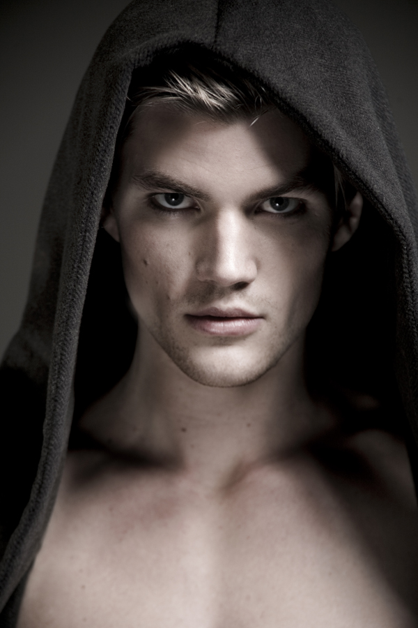 Male model photo shoot of Benjamin Glean
