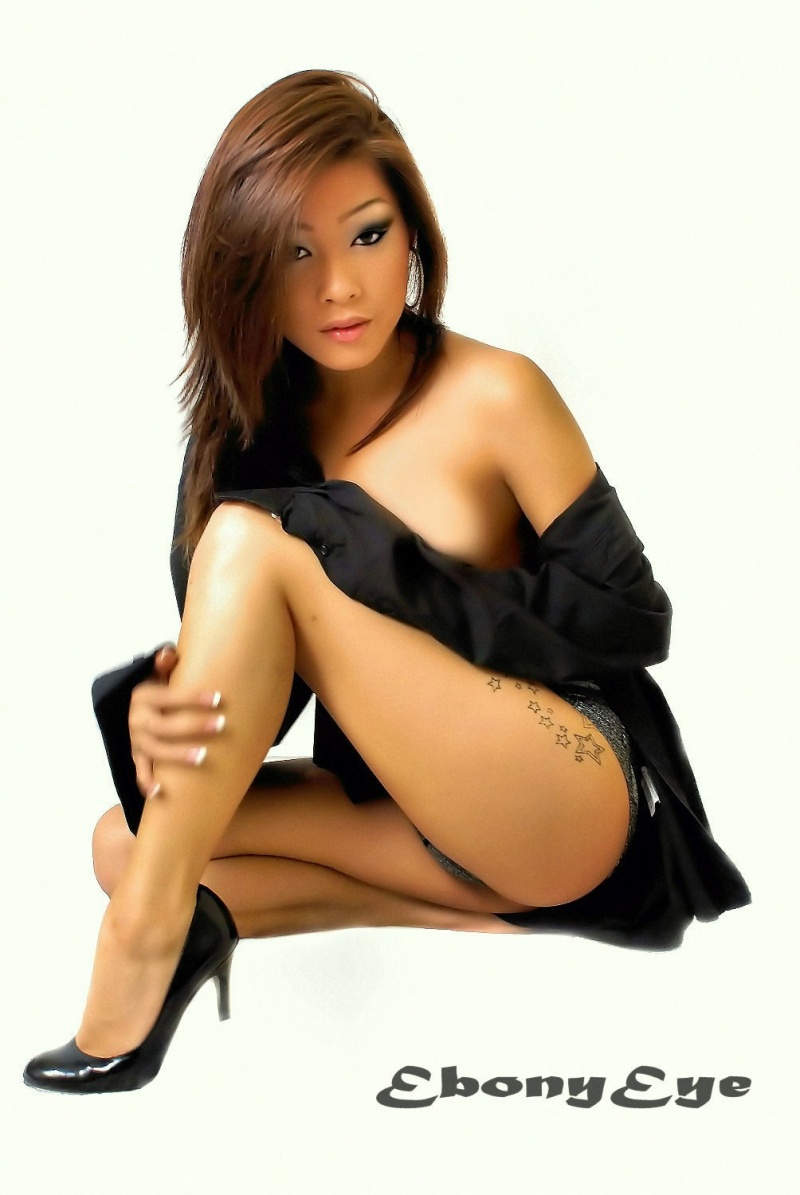 Female model photo shoot of Christina Hoang