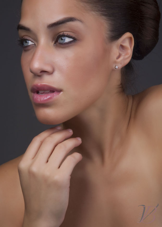 Female model photo shoot of Victorian Hair Guru in IDT Tampa Fl