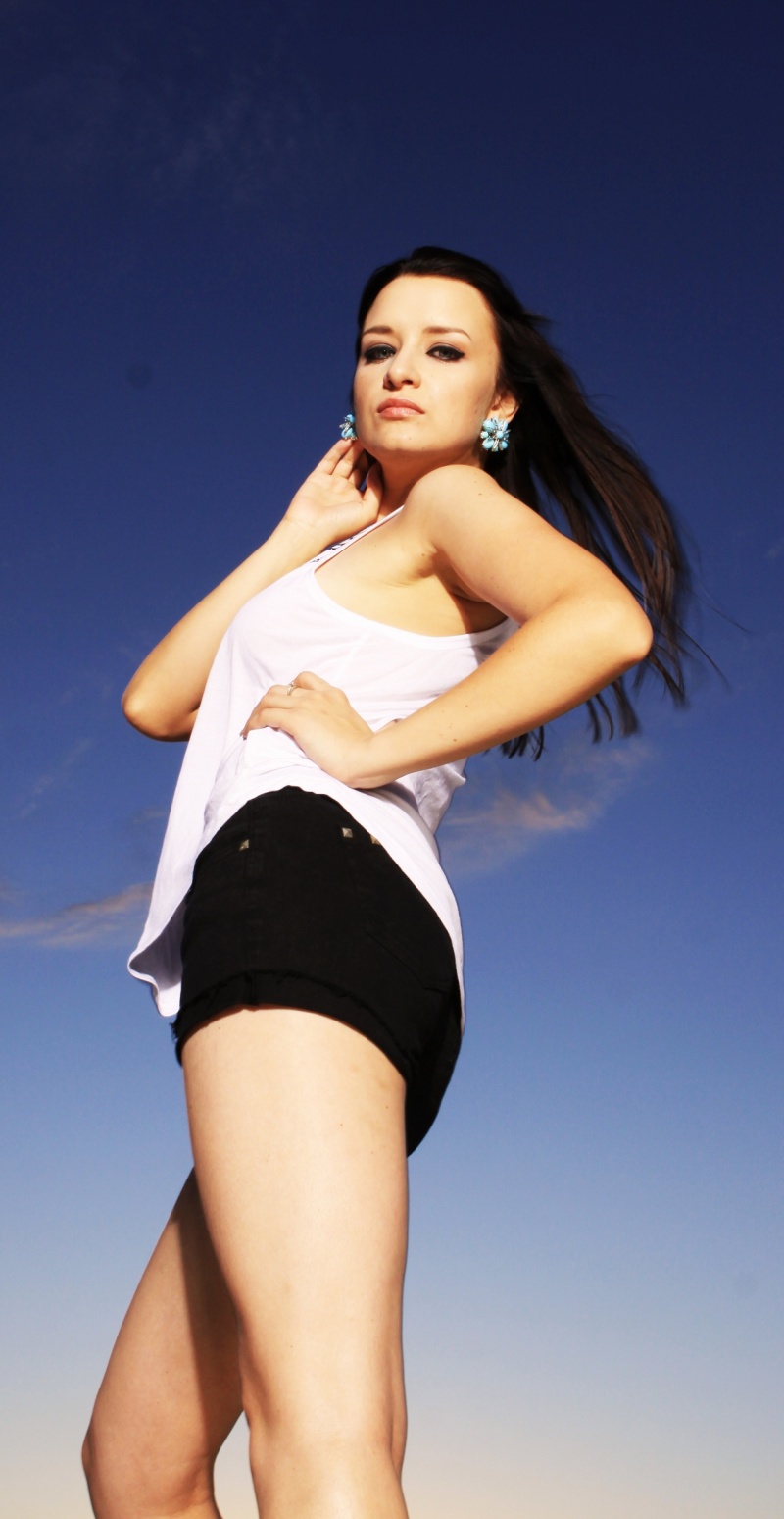Female model photo shoot of Alya Aldridge in White Sands