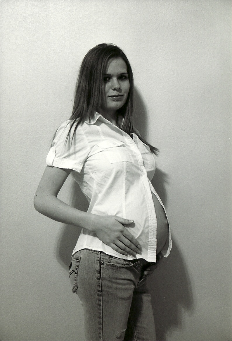 Female model photo shoot of Chelsea -