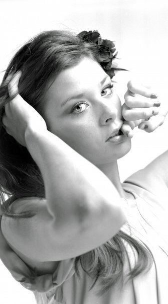 Female model photo shoot of Sophie Etheridge