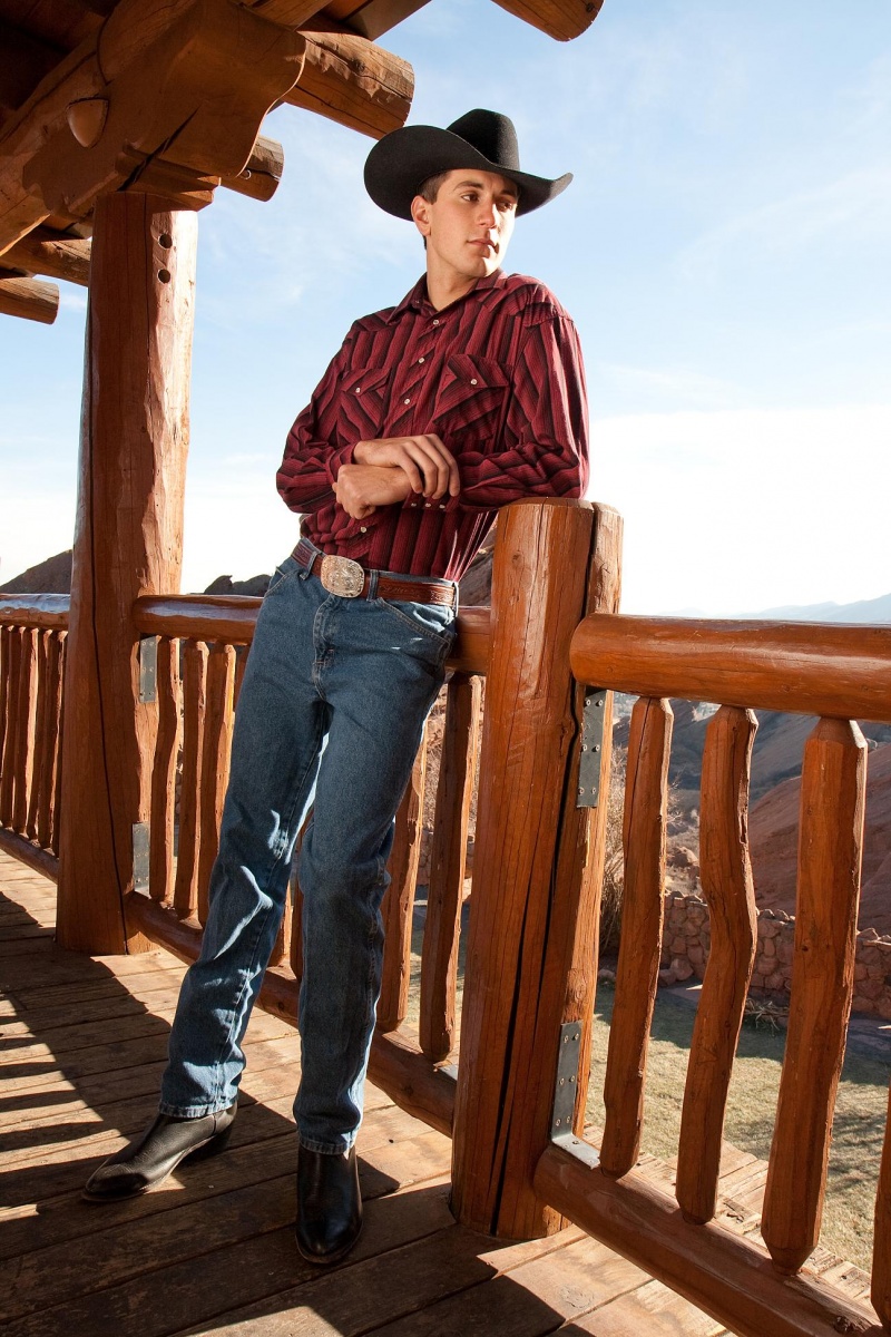 Male model photo shoot of Zac Beaman by Patrick H Photography in Red Rocks
